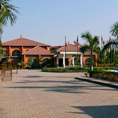 Hotel Lumbini Garden New Crystal Exterior foto